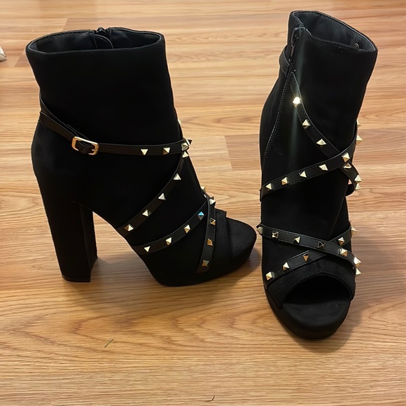 Lilian Black Studded Boots (TheseThreeBoutique) - Picture 1 of 11